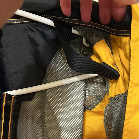 Vintage Gap Yellow Lined Windbreaker - Picture 11 of 13